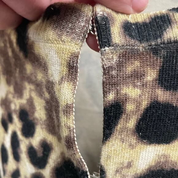 Karen Kane Cheetah Cardigan Sweater Sequin Bow Size Large Lightweight - Picture 4 of 4